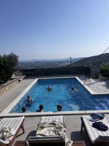 Pool med utsikt över Split